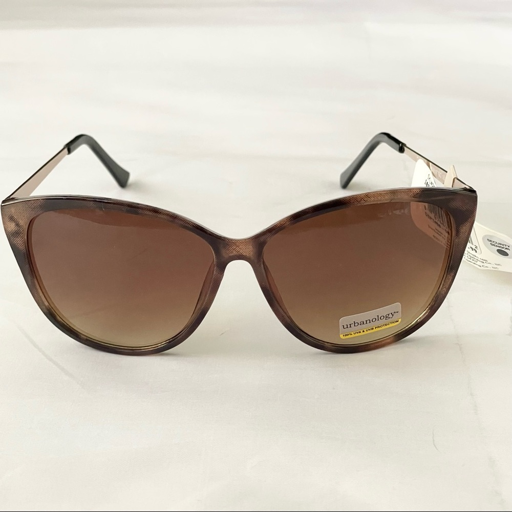 Brown tortoise shell hombre lens sunglasses w/Metal arms